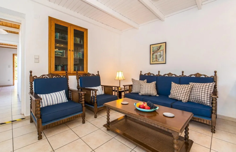 Nitsa s House - 2 bed House in Front of the sea