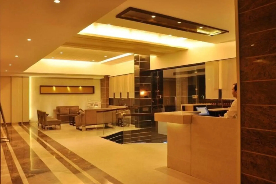 OYO 1832 Hotel Parbhat Inn