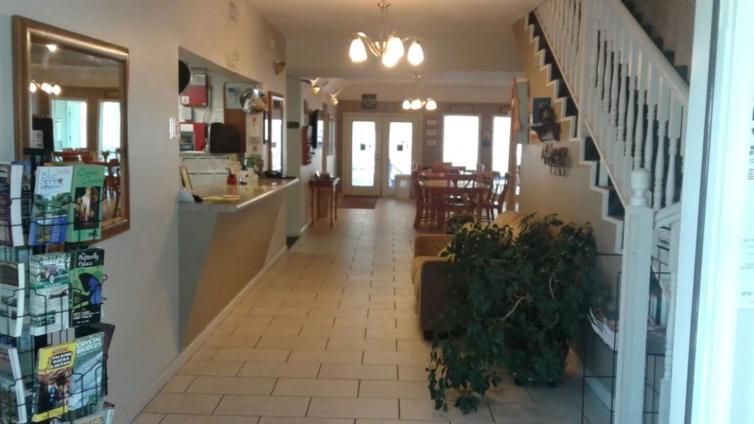 Hardy's Spring River Lodge