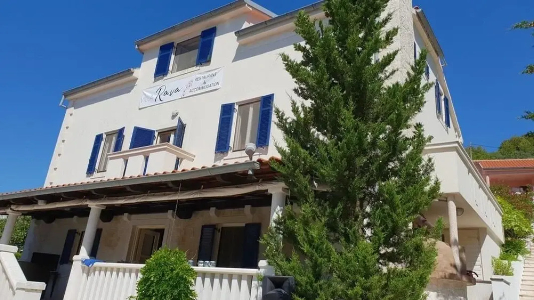 Villa Rava rooms & restaurant