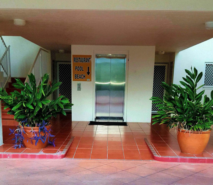 Golden Sands Beachfront Apartment Resort