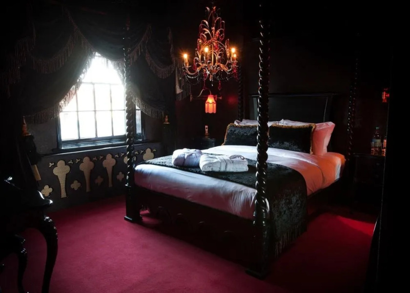 Crazy Bear Hotel-Beaconsfield