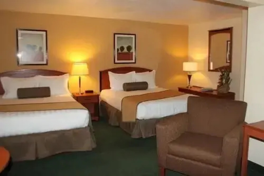 Hilltop House Hotel And Conference