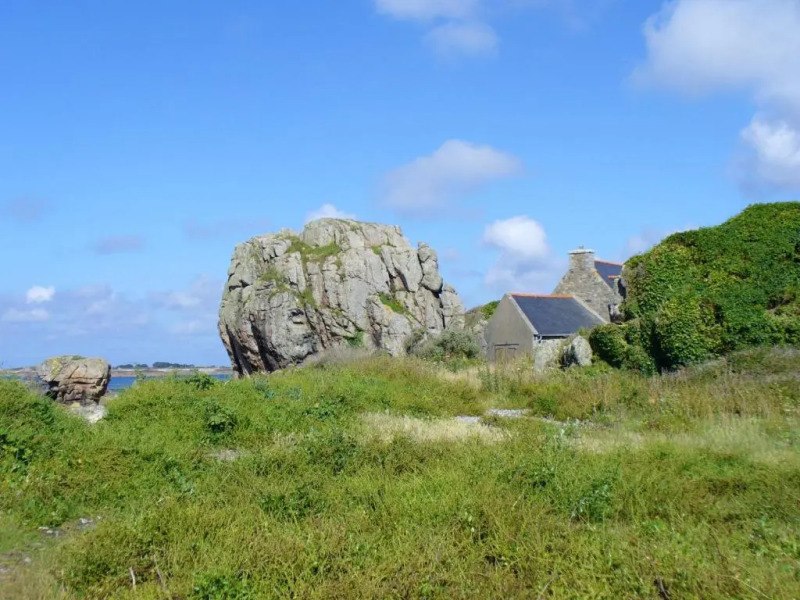 Maison de 4 chambres avec jardin amenage a Plougrescant a 2 km de la plage