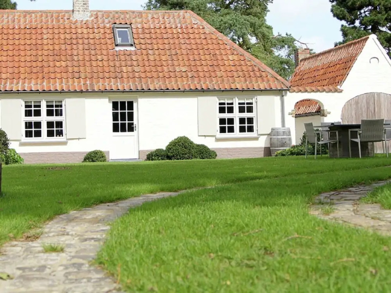 Luxurious Holiday Home With Large Garden, Sauna and not far From the Beach