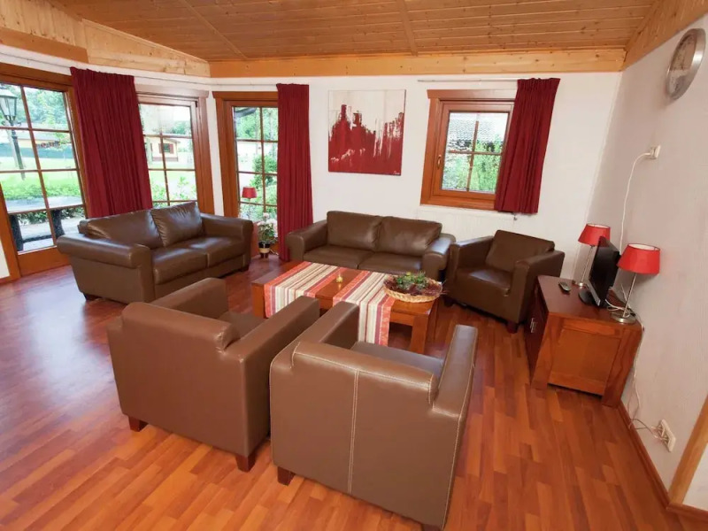 Wooden Chalet 30 km From Maastricht