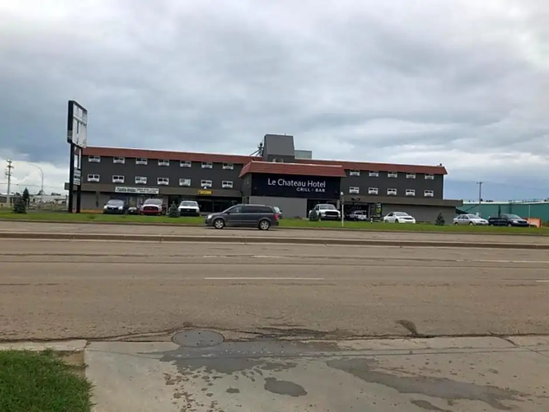 Camrose Le Chateau Hotel