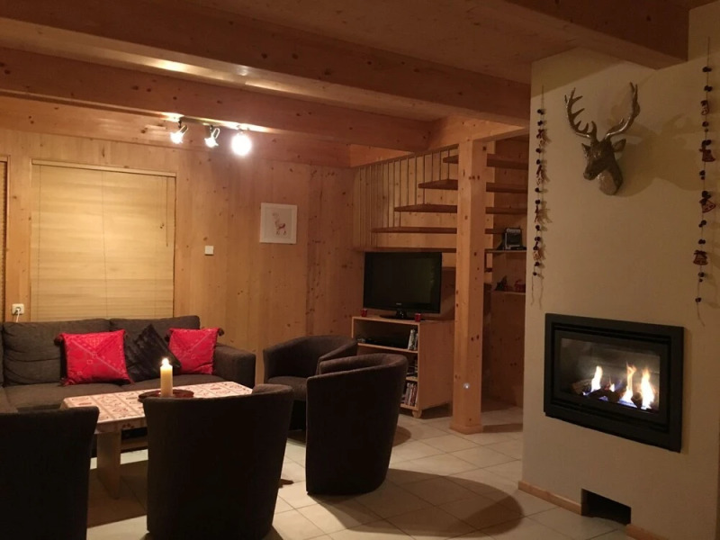 Detached Wooden Chalet with Sauna near Kreischberg