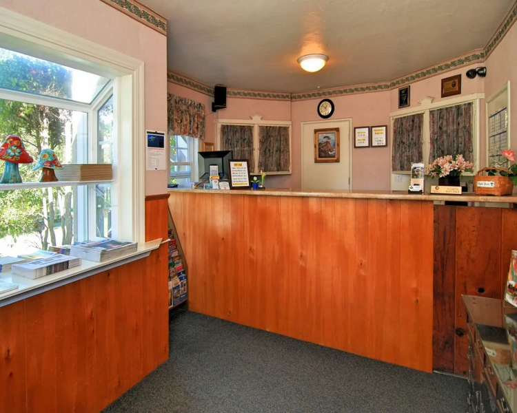 Bide-A-Wee Inn