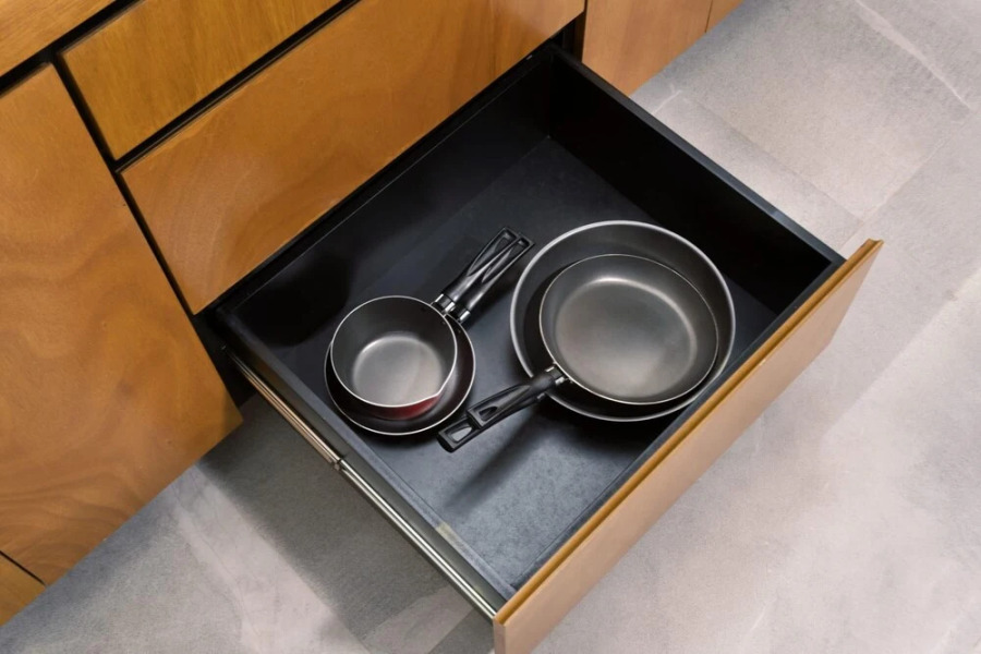 Modern Studio Apartment With Garden Entry