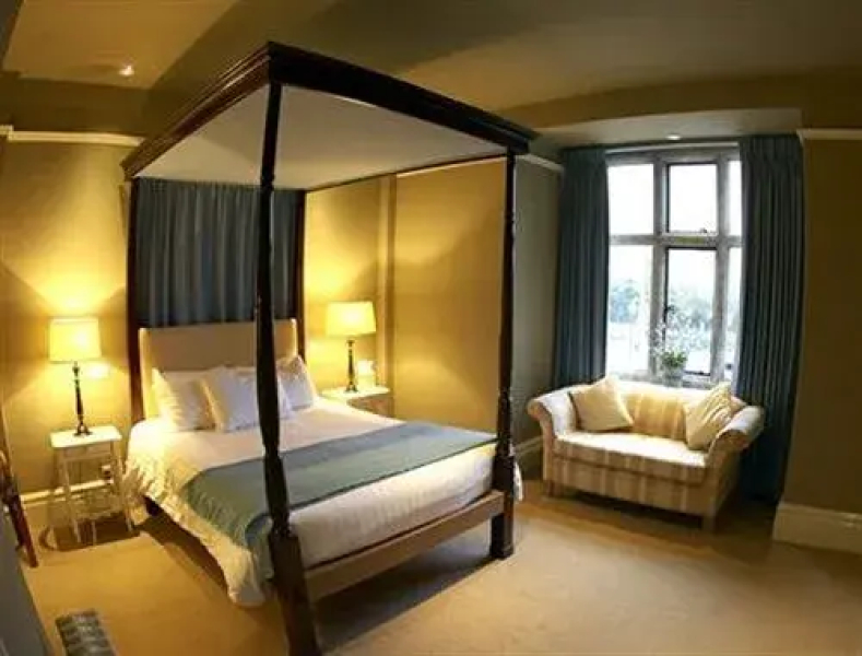 Fosse Manor Hotel