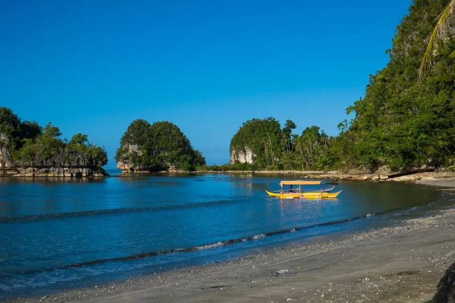 Caluwayan Palm Island Resort and Restaurant