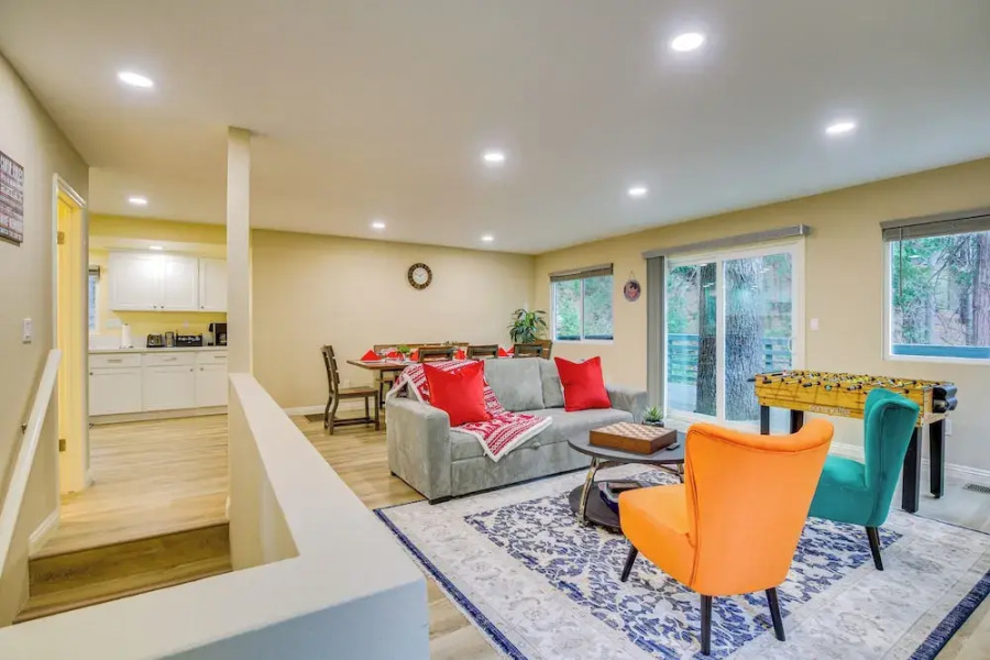 4 Mi to Lake Arrowhead: Cabin w/ Grill & Deck!