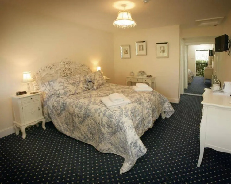 Crockstead Farm Hotel