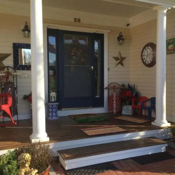 Inn 38 Oak Bluff Circle