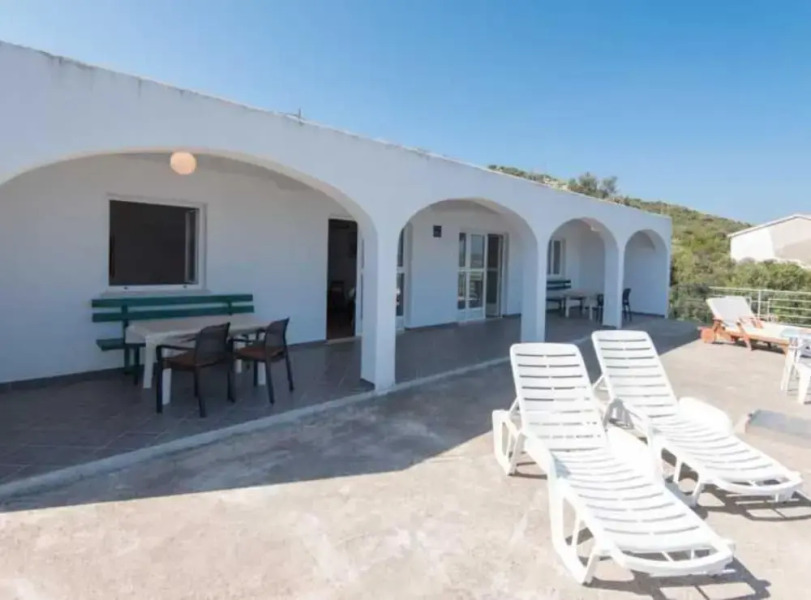 Spacious and Cozy Seafront Apartments