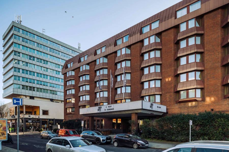 Отель Pentahotel Reading