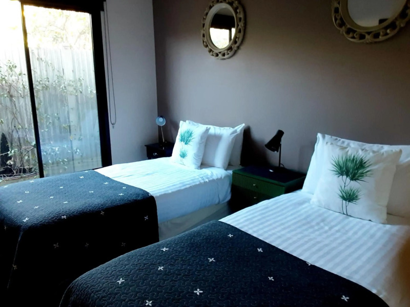 Adelphi Apartment 2- Poolside or Apartment 2A- King Studio