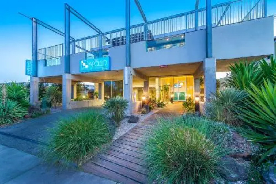 APOLLO 13 PENTHOUSE - free wifi & huge terrace!