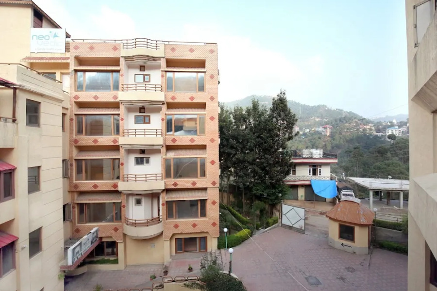 OYO 10208 Home Valley View 2BHK Kasauli