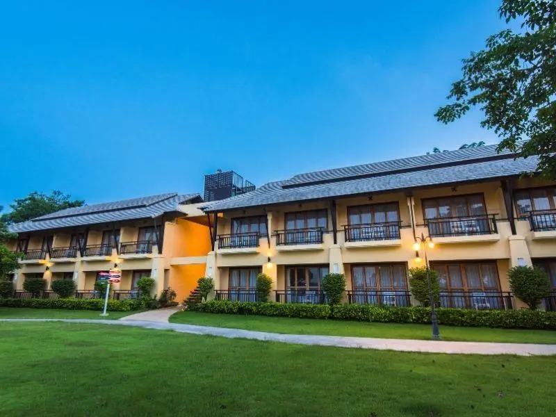 Baan Talay See Cream Resort