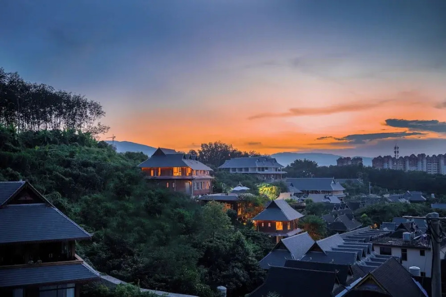 Xishuangbanna Jinghong Hidden in Nature