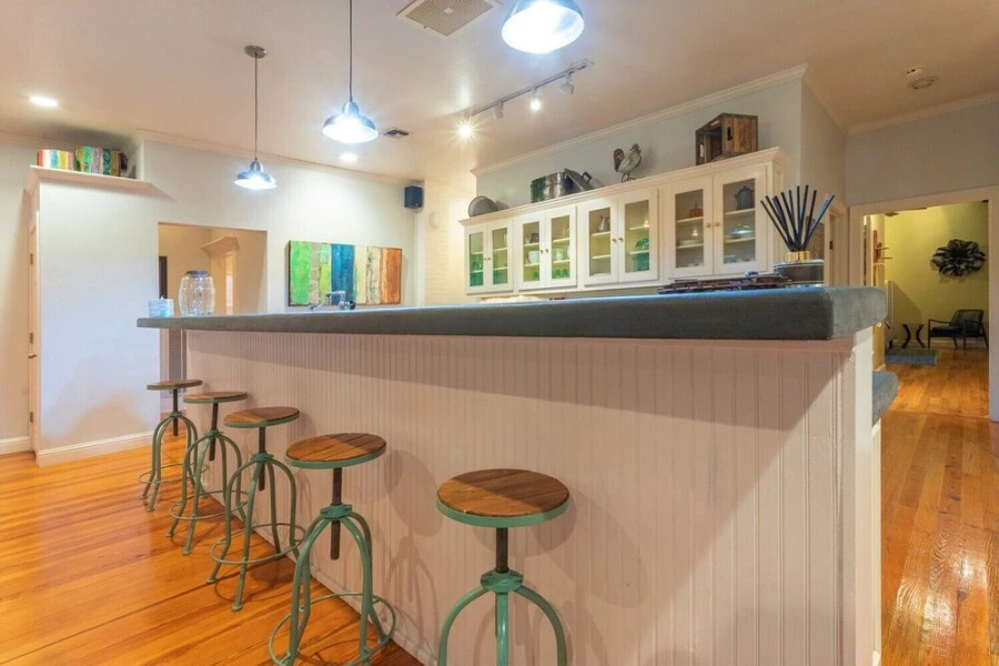 Heart of Fredericksburg w/Pool,Hot-Tub&Grill