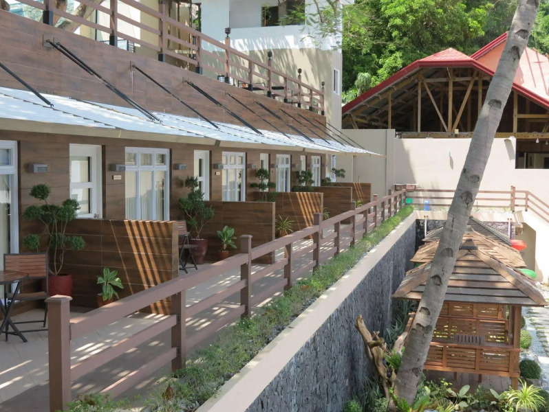 Anilao Awari Bay Resort