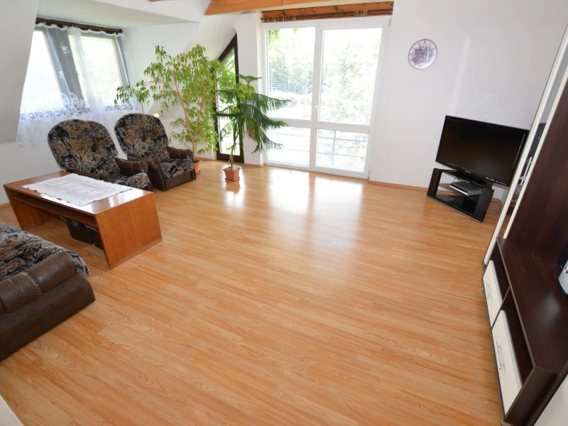 South Bohemia Family Escape