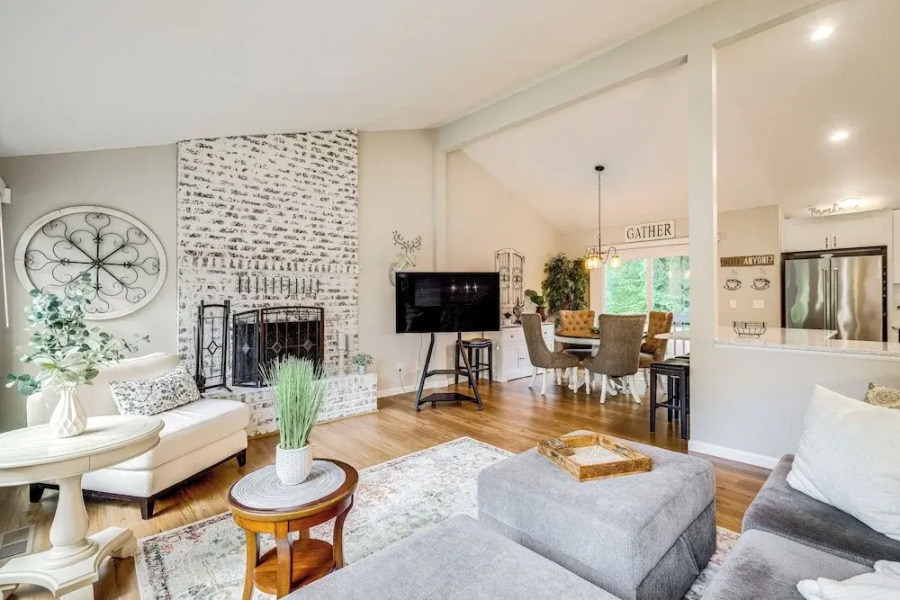 Bremerton Home w/ Fire Pit Near Parks & Museums