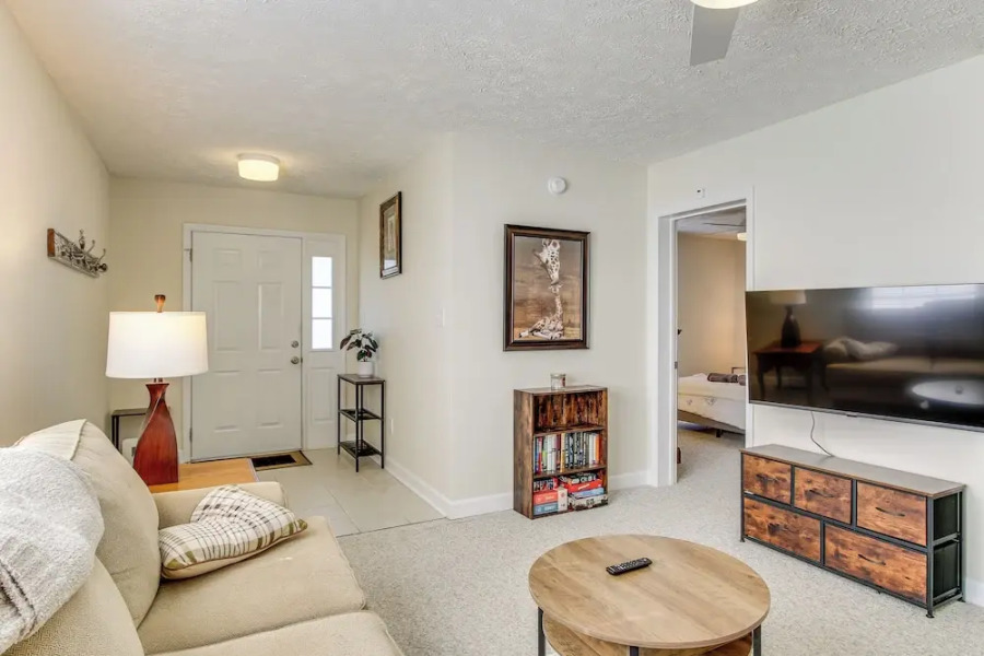 3 Mi to Hopelands Gardens: Family Aiken Home!