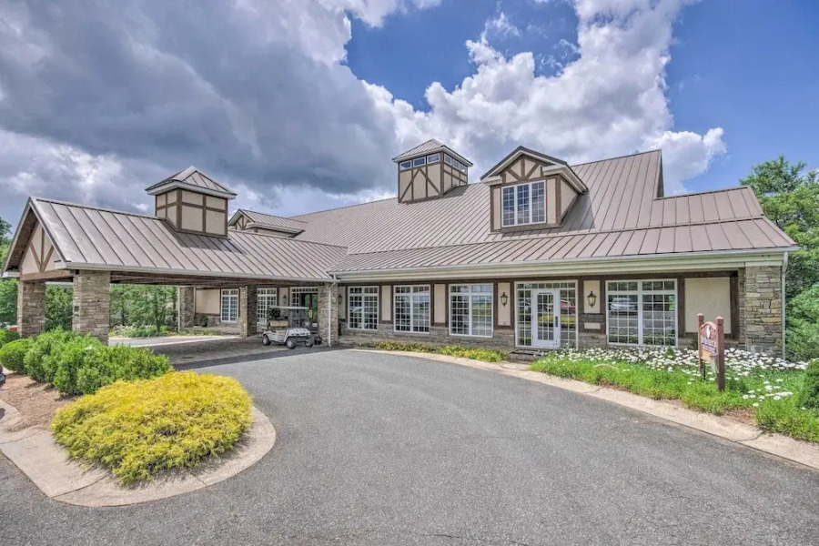 Golf, Hike & Explore: Blue Ridge Mtn Haven w/ Deck