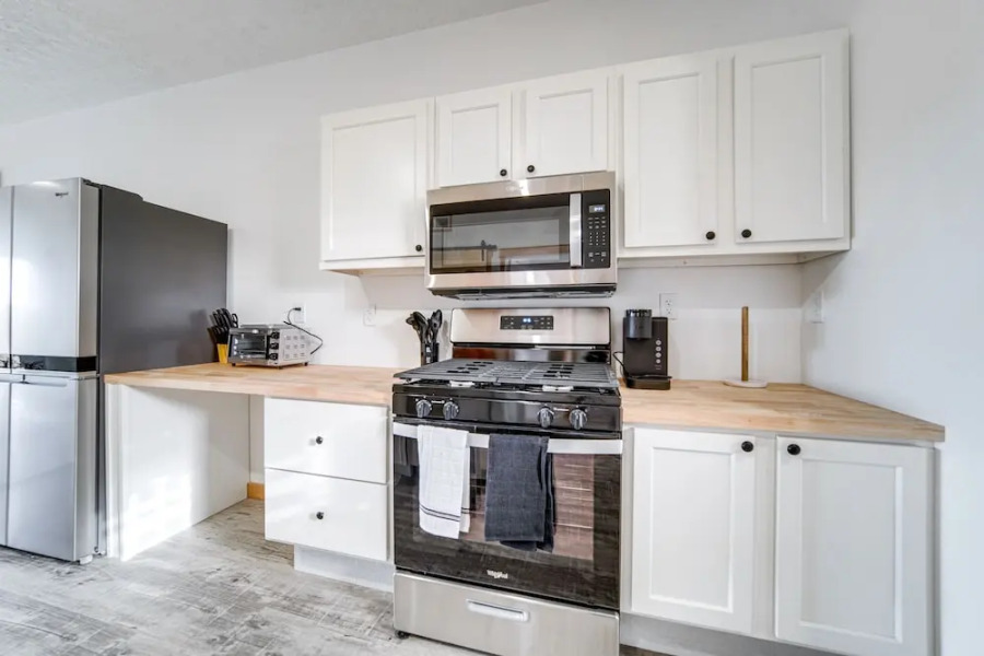 4 Mi to Lake Erie: Condo in Golf Community