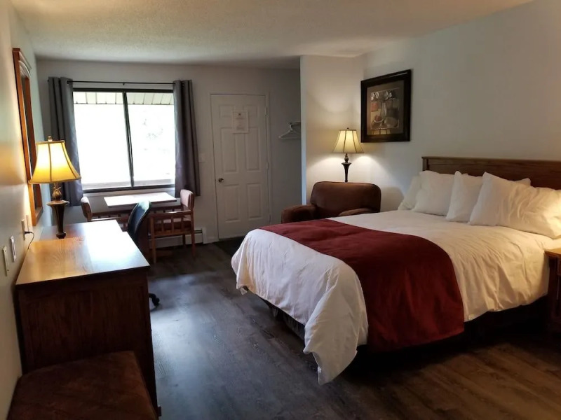 Schott’s Lake Conference & Resort