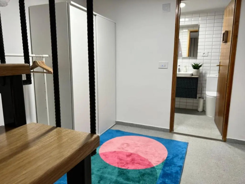 SeaYou!***Charming 1-bedroom rental unit in the old city center of Cres