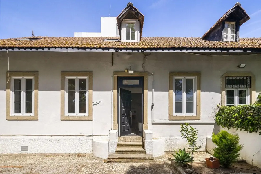 Amazing House In Carcavelos Historical Center W/ Private Patio & Bbq