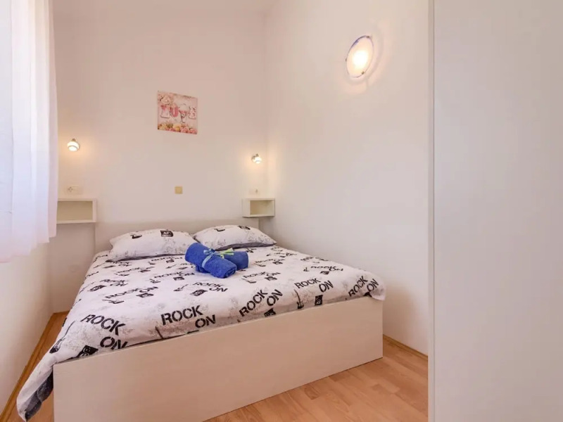 Villa in Peroj With Pool Near Beach