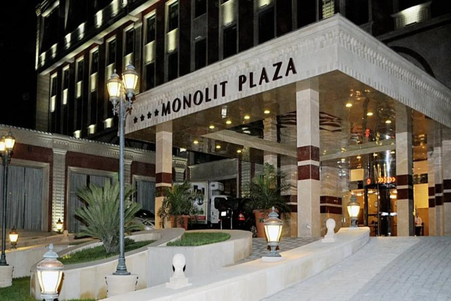 Отель Монолит Плаза