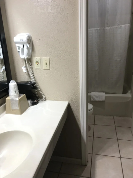 Super 8 Taylorville IL