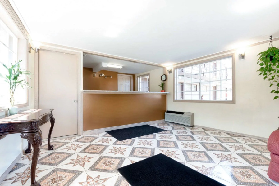 Super 8 by Wyndham Greensburg