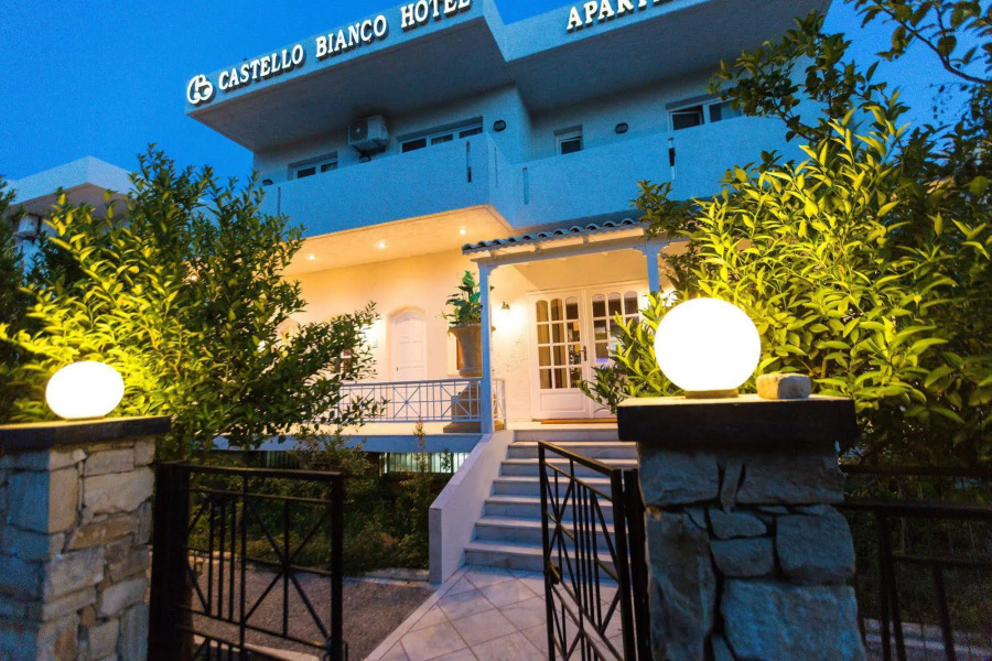 Castello Bianco Aparthotel