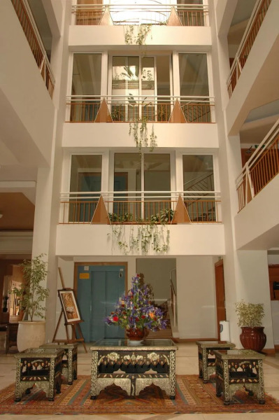 Intouriste Hôtel & Suites