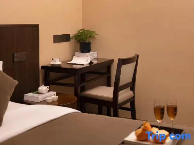 Hongqiao Story Homestay (Phoenix Ancient City Hongqiao Branch)