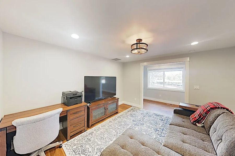 New Listing! Lavish New-build W/ Hot Tub & Firepit 3 Bedroom Home