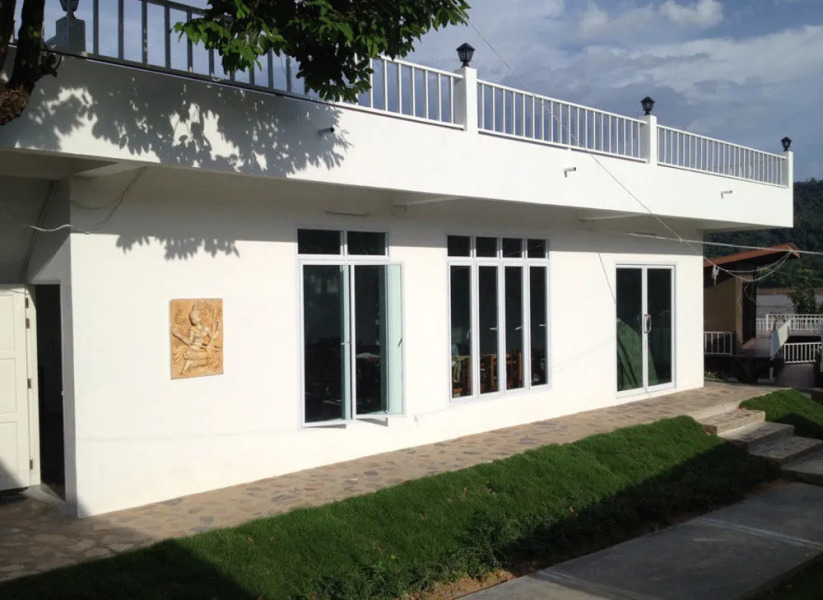 Kayom House - White Meranti House & Resort