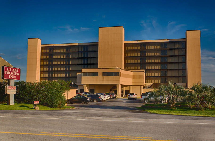 Crystal Coast Oceanfront Hotel