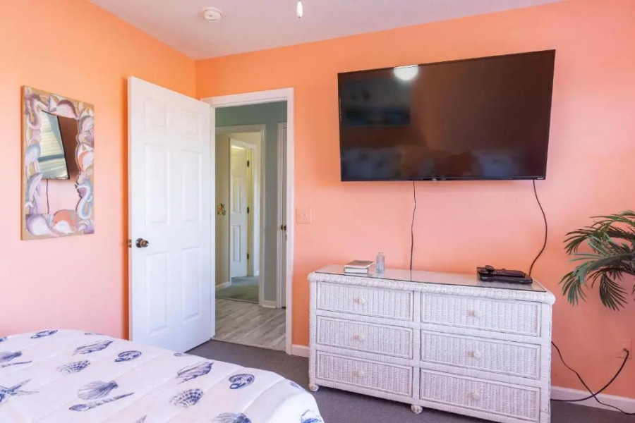 See Otter by Oak Island Accommodations