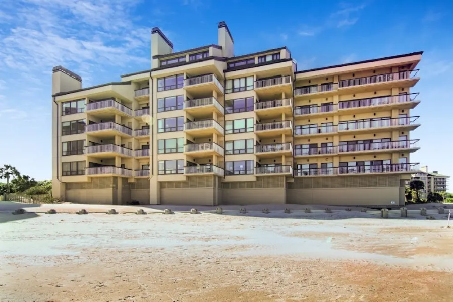 Ocean Club by RedAwning