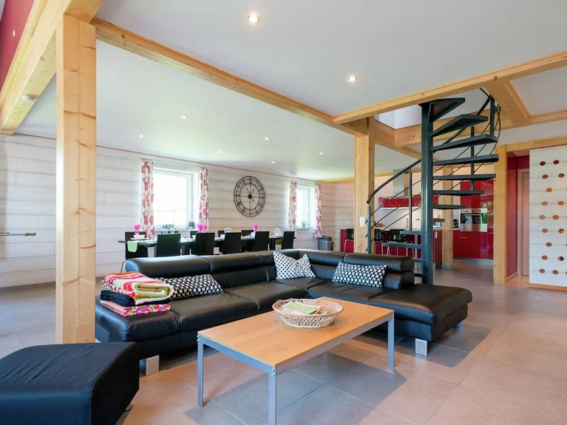 Holiday Home in Ovifat Near Lake & Forest