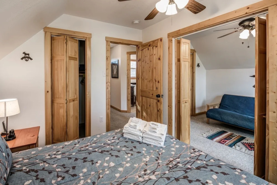 Aurora Montealis - Two Bedroom Cabin